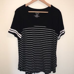 Black and white stripped T-shirt